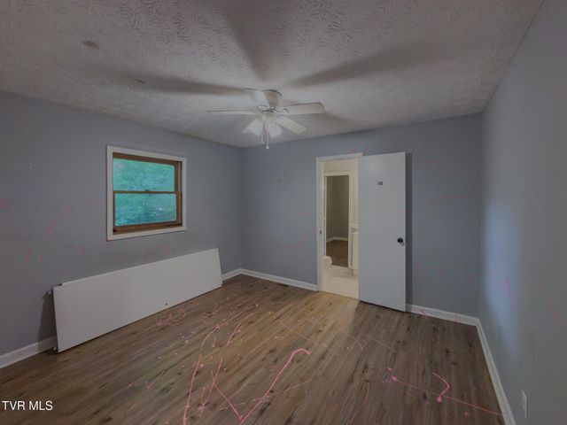 106 Arwood Hill Road, Hampton, TN 37658