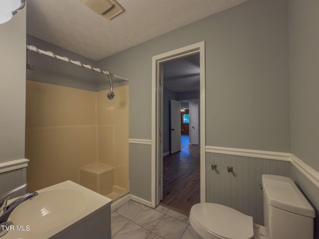 106 Arwood Hill Road, Hampton, TN 37658
