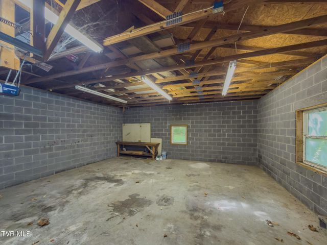 106 Arwood Hill Road, Hampton, TN 37658