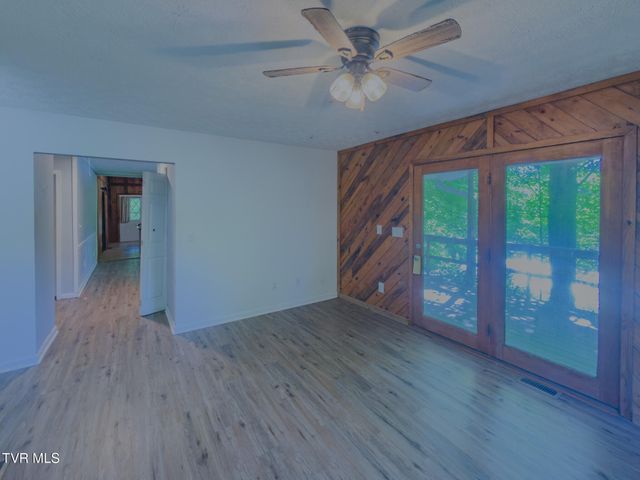 106 Arwood Hill Road, Hampton, TN 37658