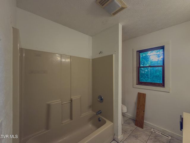 106 Arwood Hill Road, Hampton, TN 37658