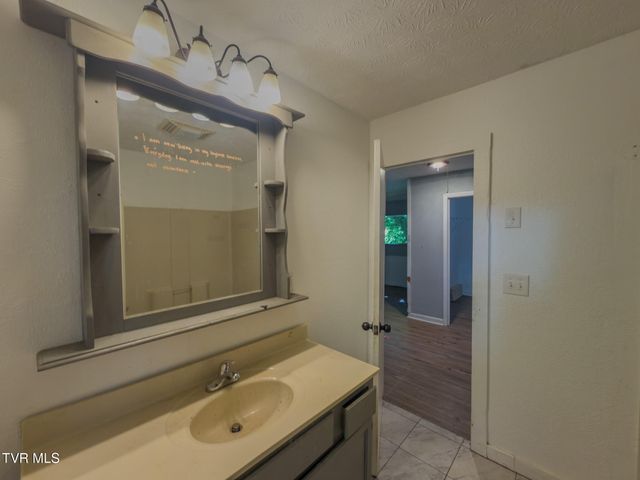 106 Arwood Hill Road, Hampton, TN 37658