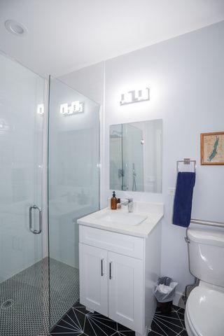 2402 W Carmen Avenue 301, Chicago, IL 60625
