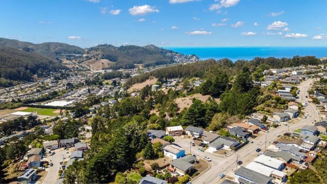 1152 Dulles Court, Pacifica, CA 94044