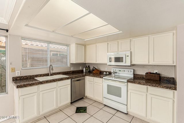3223 E POINSETTIA Drive, Phoenix, AZ 85028