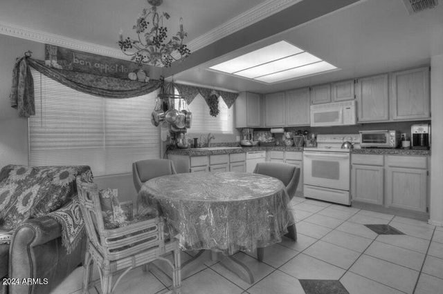 3223 E POINSETTIA Drive, Phoenix, AZ 85028