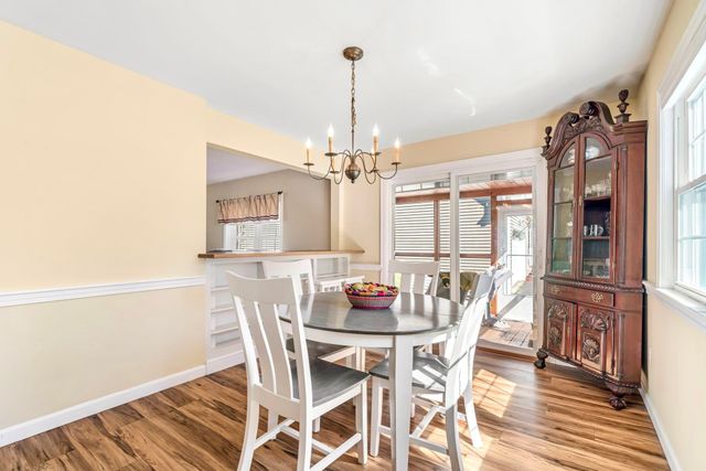 20 Gilcreast Drive, Litchfield, NH 03052