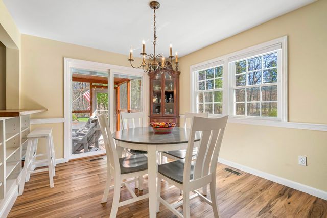 20 Gilcreast Drive, Litchfield, NH 03052