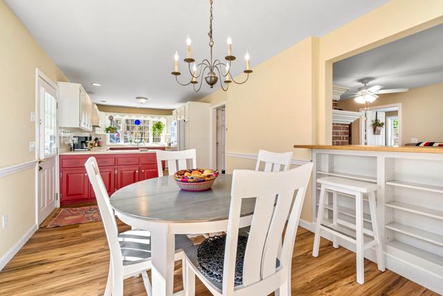 20 Gilcreast Drive, Litchfield, NH 03052