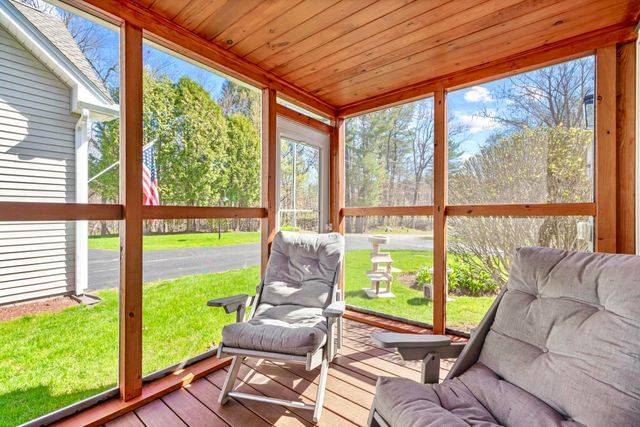 20 Gilcreast Drive, Litchfield, NH 03052