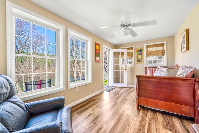 20 Gilcreast Drive, Litchfield, NH 03052