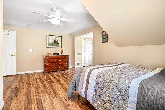 20 Gilcreast Drive, Litchfield, NH 03052