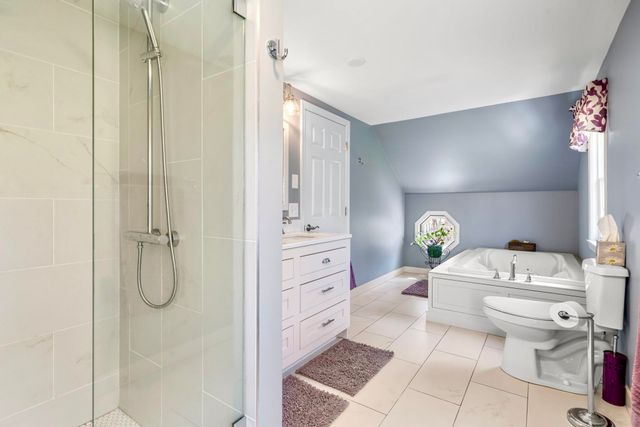 20 Gilcreast Drive, Litchfield, NH 03052