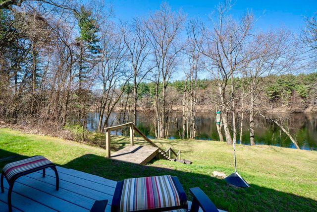 20 Gilcreast Drive, Litchfield, NH 03052