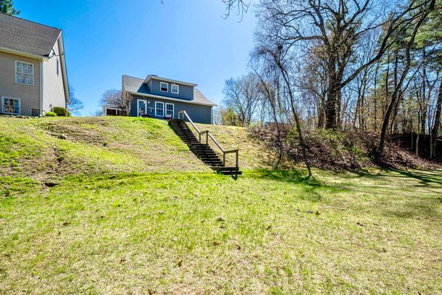 20 Gilcreast Drive, Litchfield, NH 03052