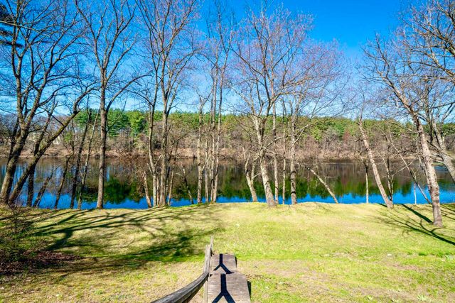 20 Gilcreast Drive, Litchfield, NH 03052