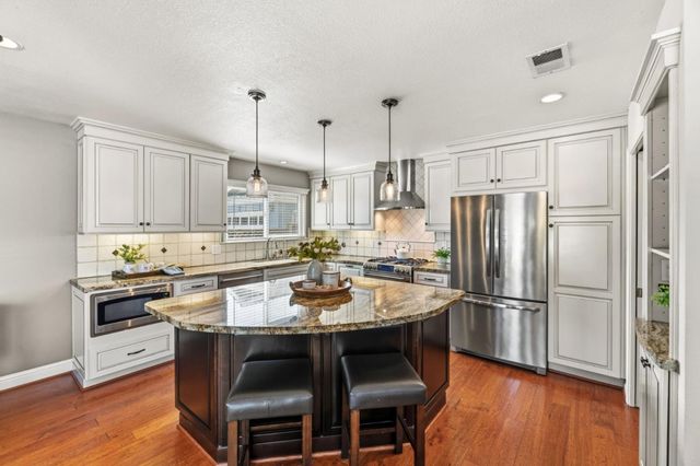 711 Chatsworth Place, San Jose, CA 95128