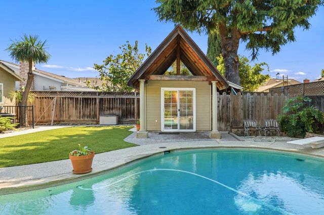 711 Chatsworth Place, San Jose, CA 95128