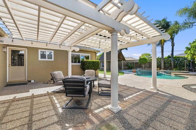 711 Chatsworth Place, San Jose, CA 95128