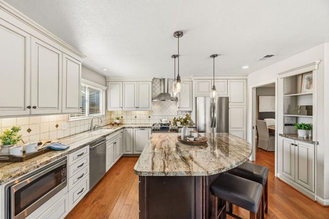 711 Chatsworth Place, San Jose, CA 95128