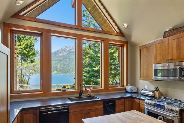 31 Brookside Court, Easton, WA 98925