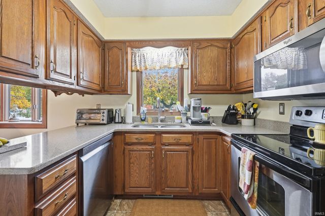 6507 Sedgemore Place, Fort Wayne, IN 46835