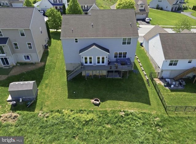 215 AZALEA DR, Windsor, PA 17366