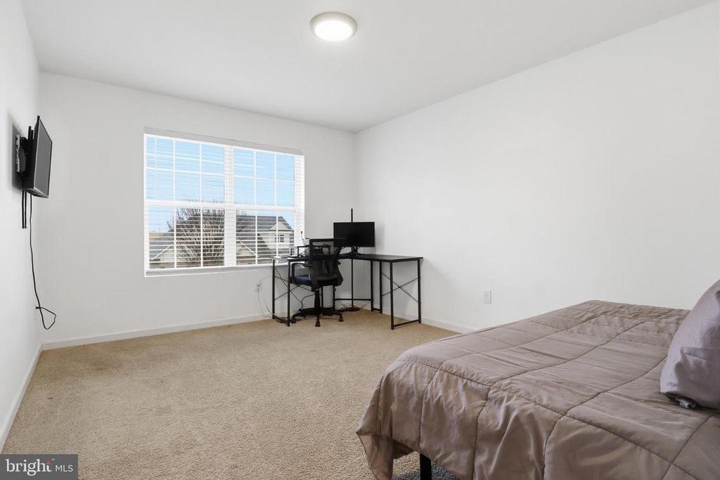 Image 17 of property listing at 215 AZALEA DR, Windsor, PA 17366