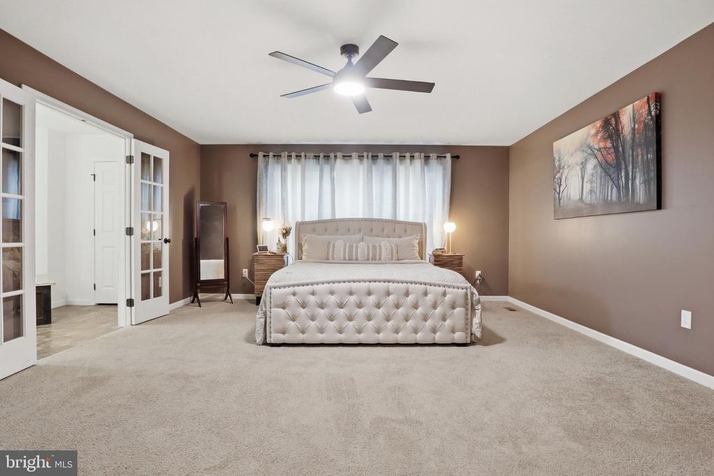 Image 19 of property listing at 215 AZALEA DR, Windsor, PA 17366