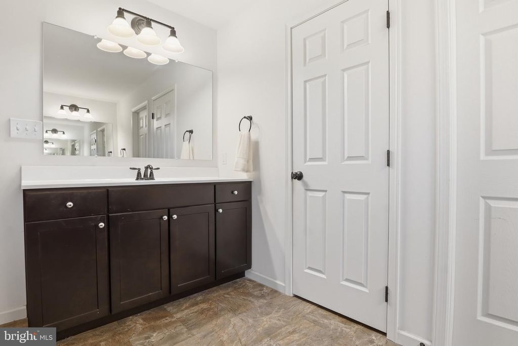 Image 22 of property listing at 215 AZALEA DR, Windsor, PA 17366