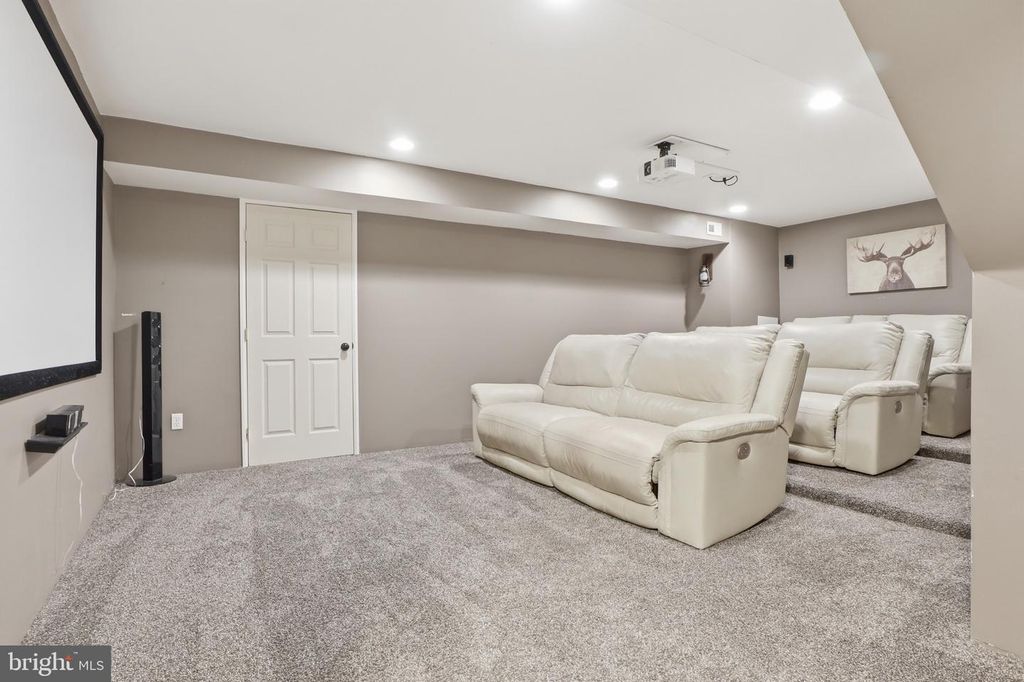 Image 28 of property listing at 215 AZALEA DR, Windsor, PA 17366