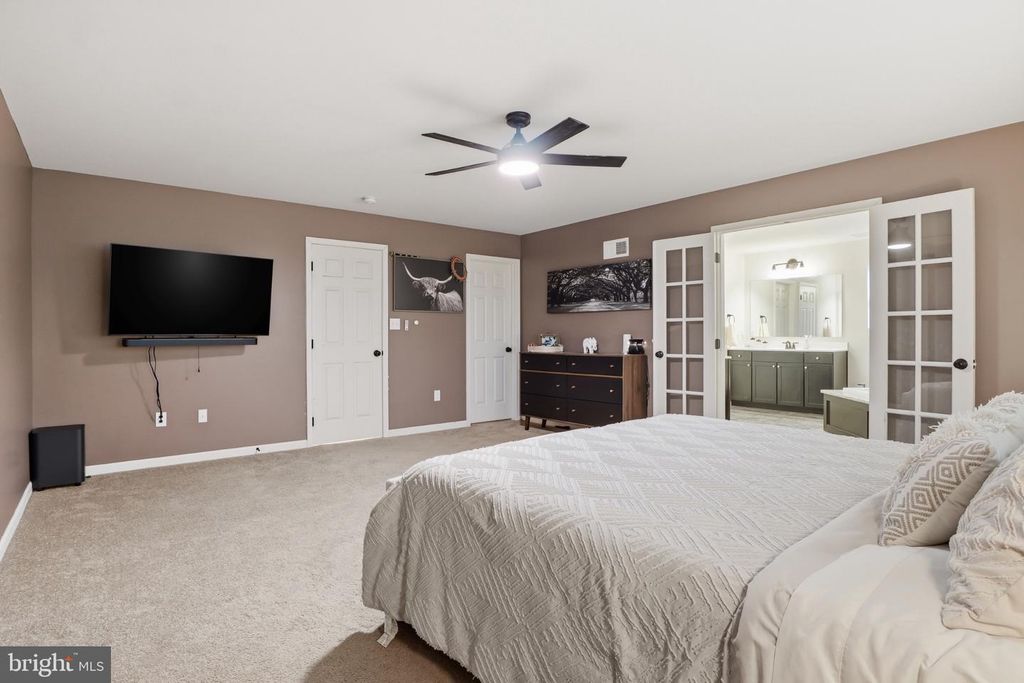 Image 30 of property listing at 215 AZALEA DR, Windsor, PA 17366