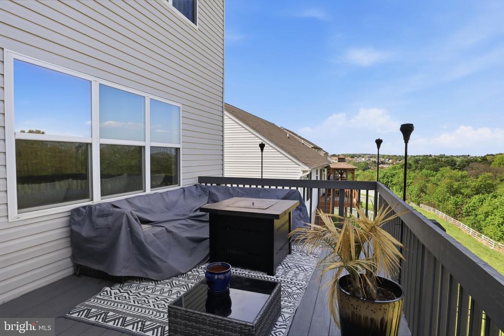 Image 33 of property listing at 215 AZALEA DR, Windsor, PA 17366