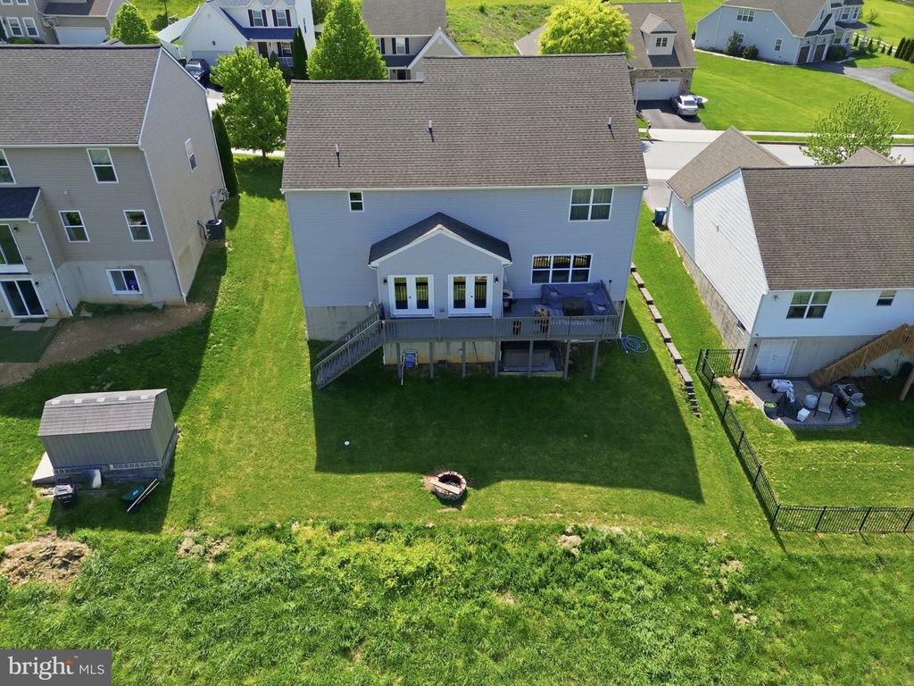 Image 35 of property listing at 215 AZALEA DR, Windsor, PA 17366