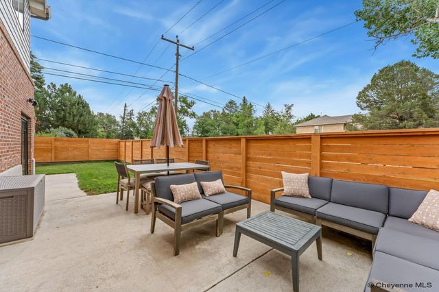 400 W 1ST AVE, Cheyenne, WY 82001