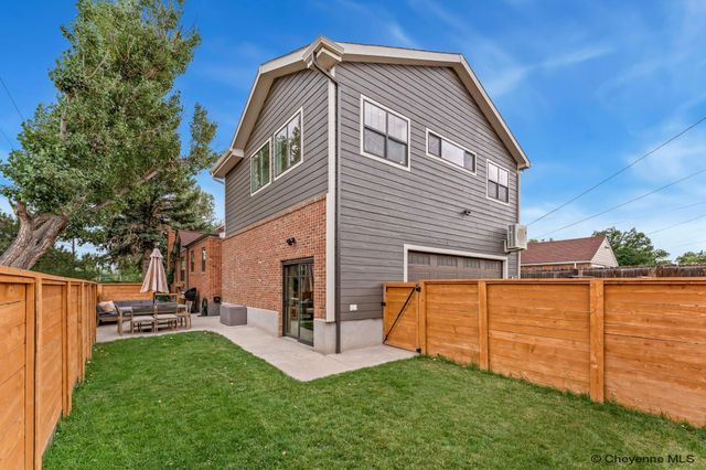 400 W 1ST AVE, Cheyenne, WY 82001