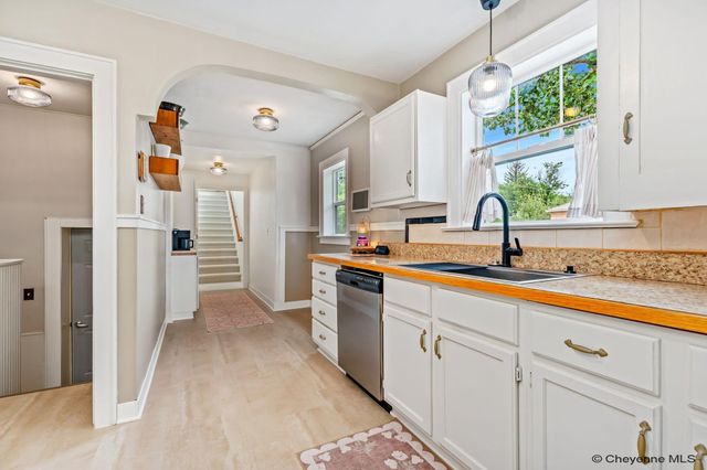 400 W 1ST AVE, Cheyenne, WY 82001