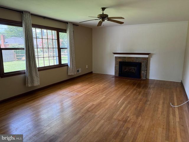 2412 MANET RD, Wilmington, DE 19810