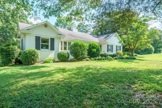 630 4th Avenue NW, Hickory, NC 28601