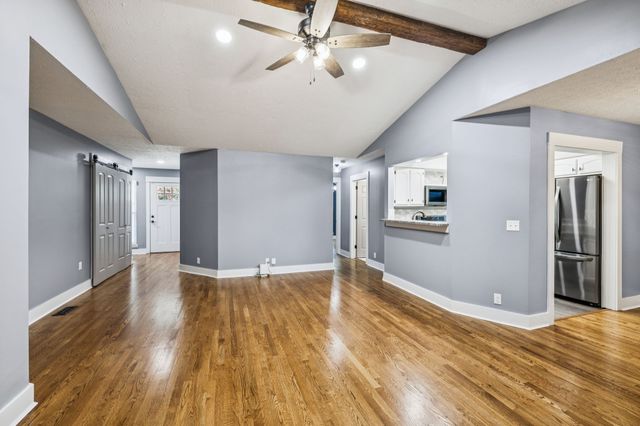 223 Valley Dr, Columbia, TN 38401