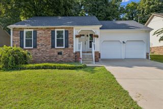 223 Valley Dr, Columbia, TN 38401
