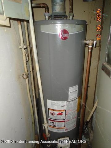 933 N Martin Luther King Jr Boulevard, Lansing, MI 48915