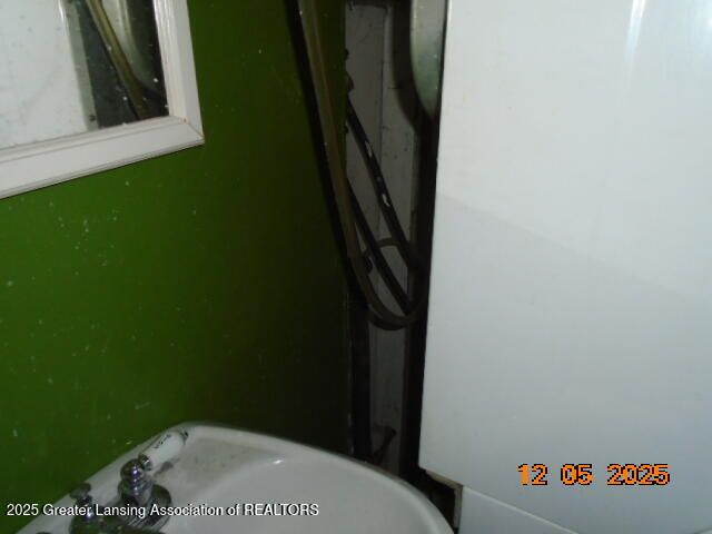 933 N Martin Luther King Jr Boulevard, Lansing, MI 48915