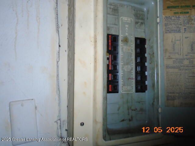 933 N Martin Luther King Jr Boulevard, Lansing, MI 48915