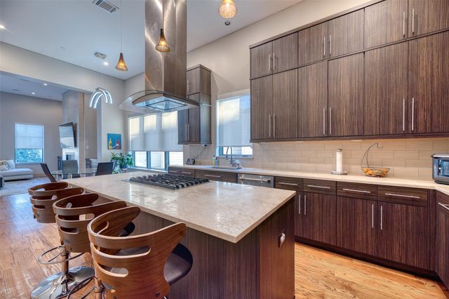 5521 Kiam Street, Houston, TX 77007