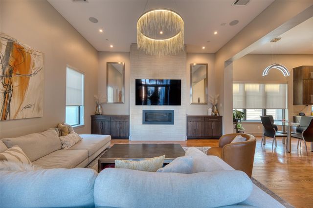 5521 Kiam Street, Houston, TX 77007