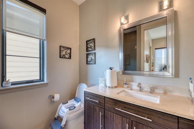 5521 Kiam Street, Houston, TX 77007