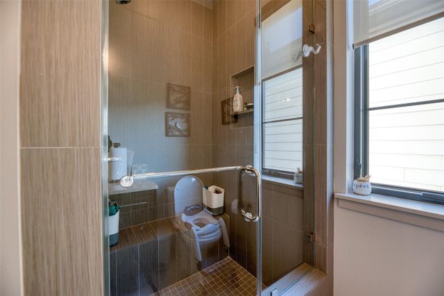 5521 Kiam Street, Houston, TX 77007