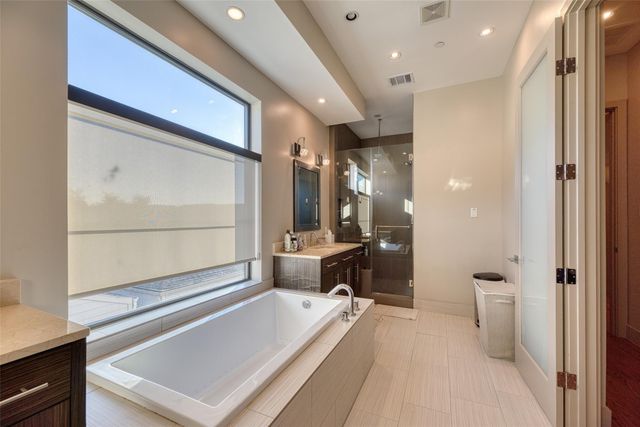 5521 Kiam Street, Houston, TX 77007