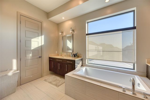 5521 Kiam Street, Houston, TX 77007